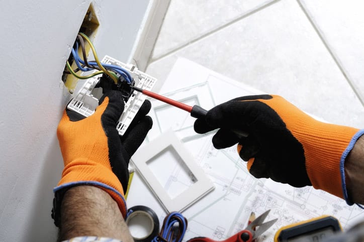 Hiring a Licensed Electrician Can Save Your Life